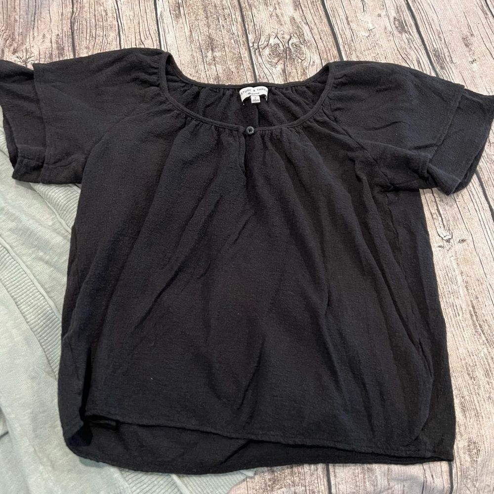 Madewell Texture & Thread Black Popover blouse with Ruffled Sleeves Size Small